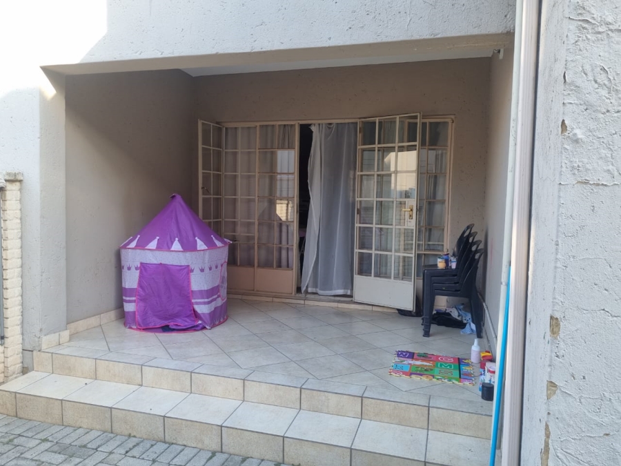 2 Bedroom Property for Sale in Waterval East North West